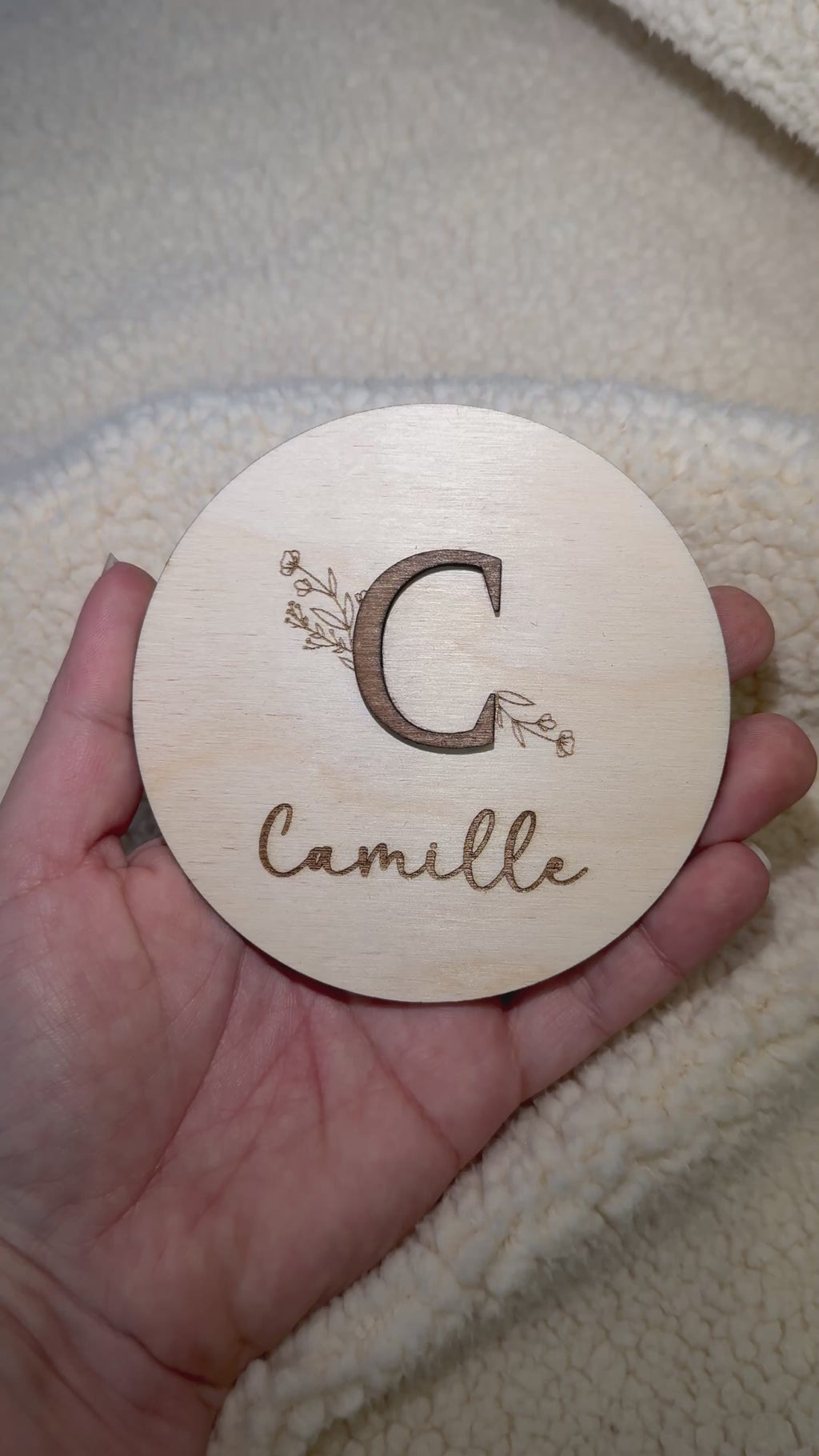 Carte prénom en bois - Fleuris